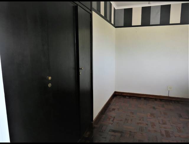 2 BEDROOM APARTMENT TO LET IN STRAND NORTH